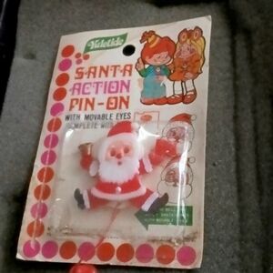 Santa Brooch with Movable Eyes